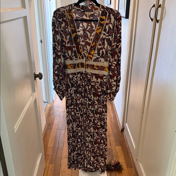 miami Dresses & Skirts - Miami Floral & Cheetahs Bohemian Open Front Dress with Lace Detail L/XL